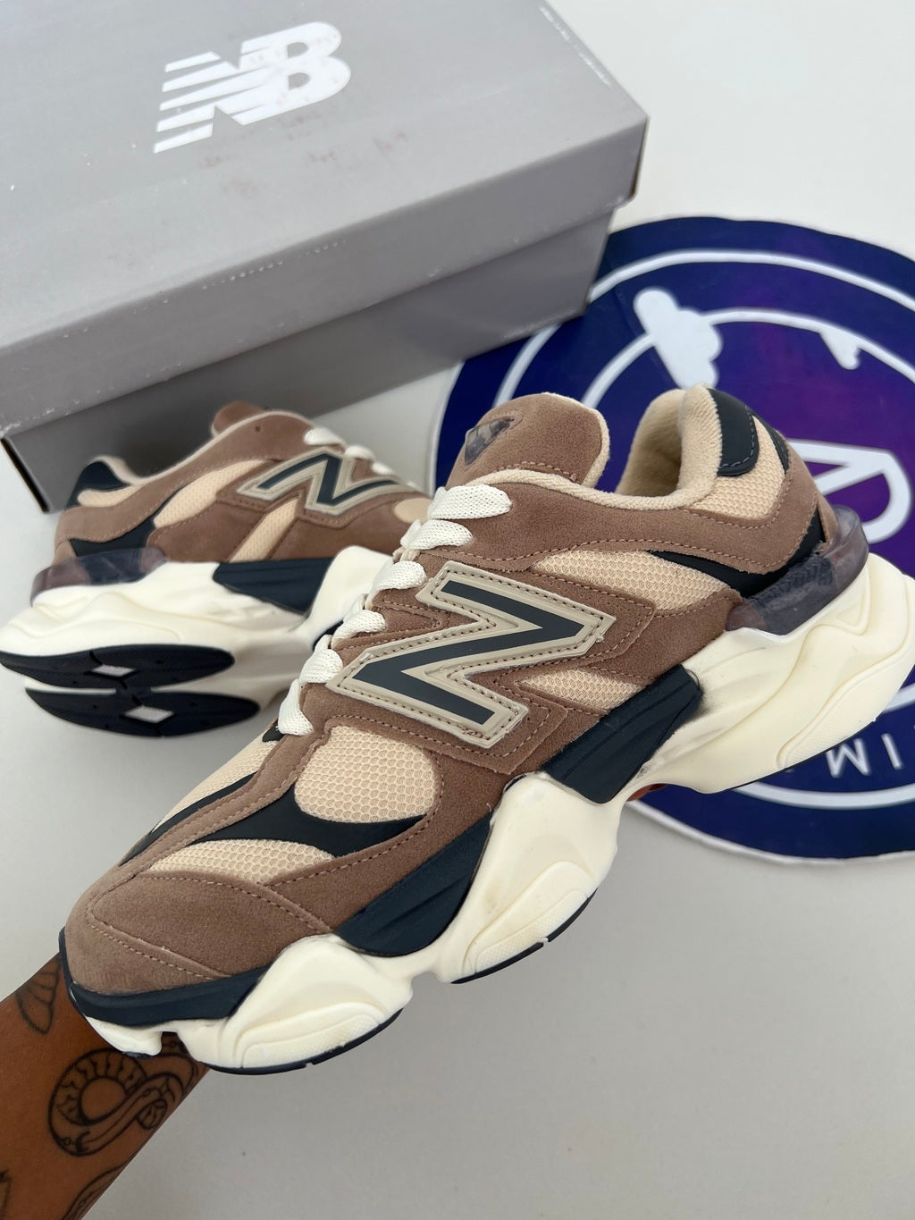 NB 9060 - Marrom/Bege