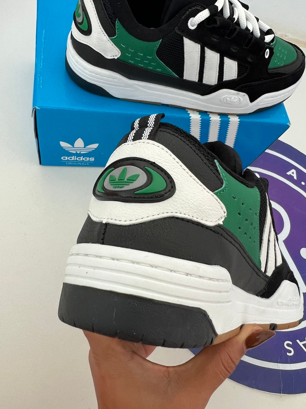 Adi2000 - Verde e Preto