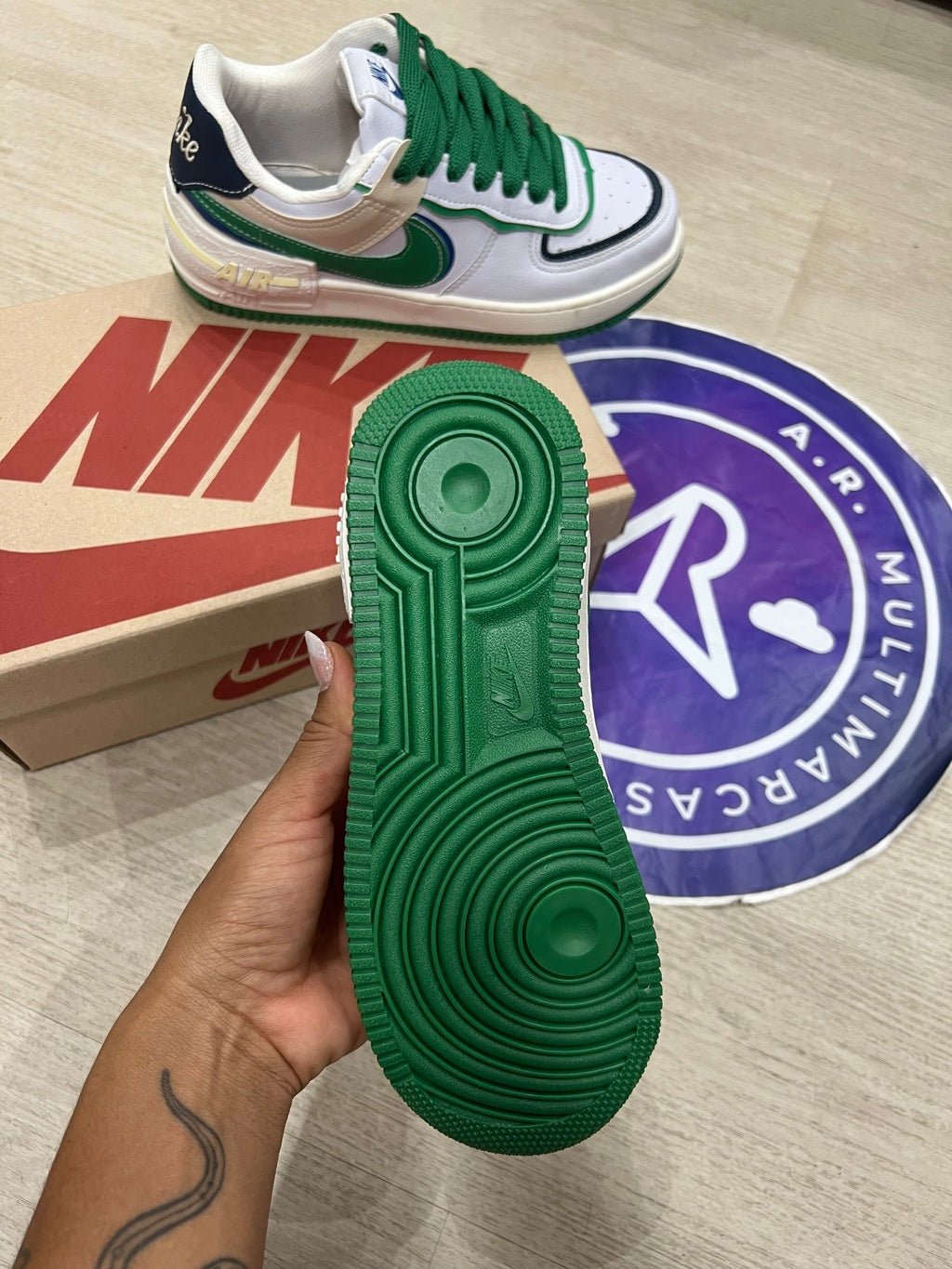 Shadow - Branco/Verde