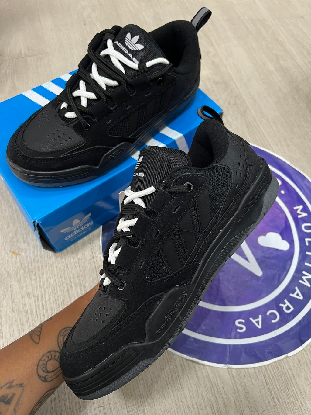 Adi2000 - Preto
