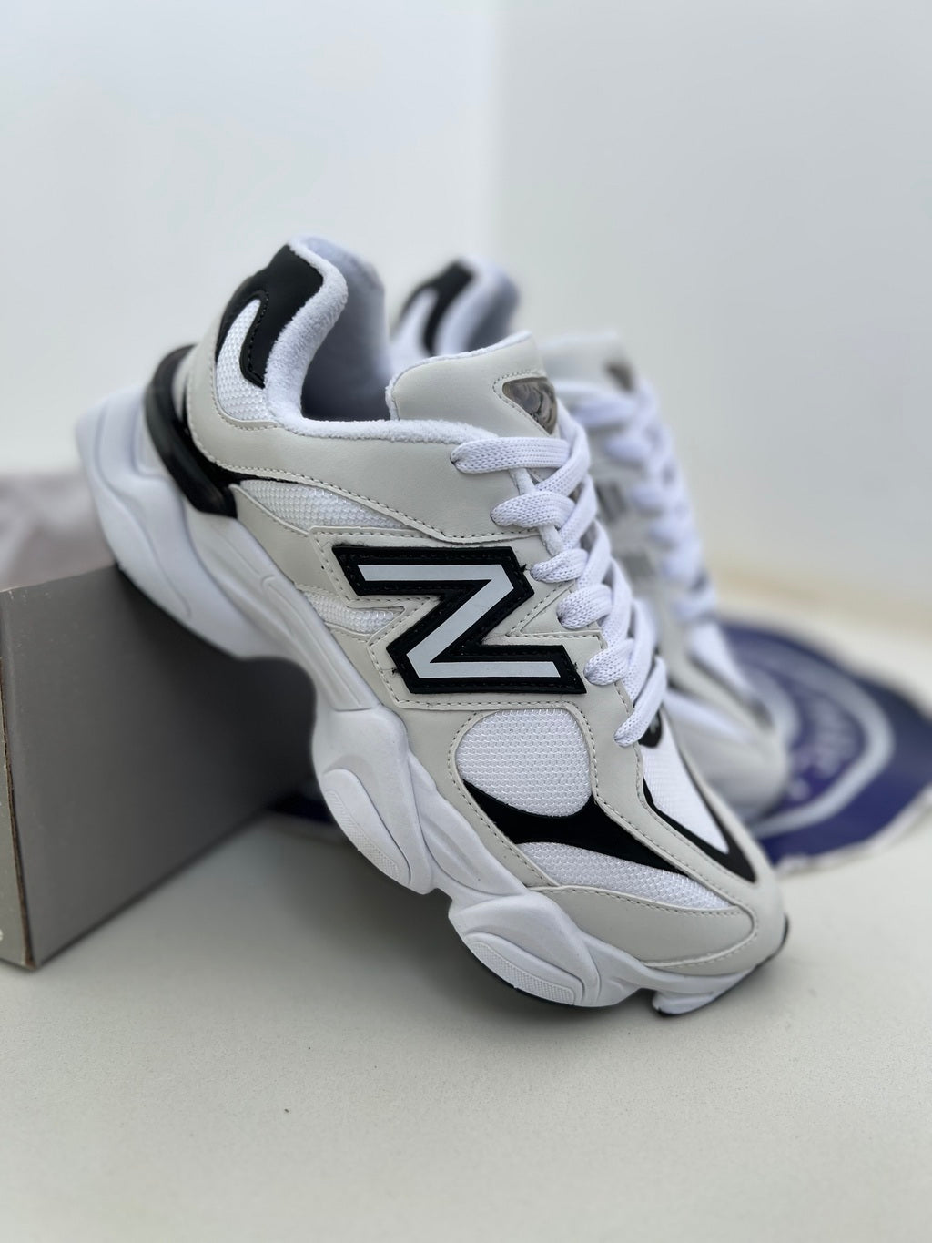 NB 9060 - Branco/Preto