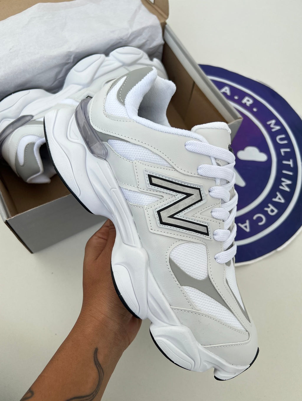 NB 9060 - Branco/Cinza