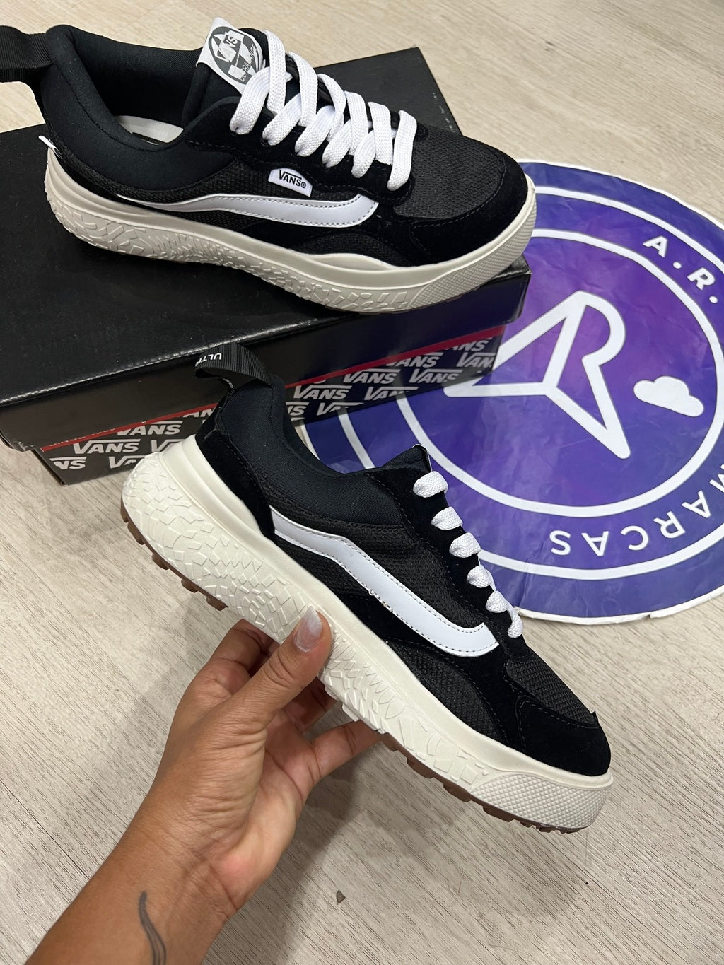 Ultra Neo - Preto/Branco