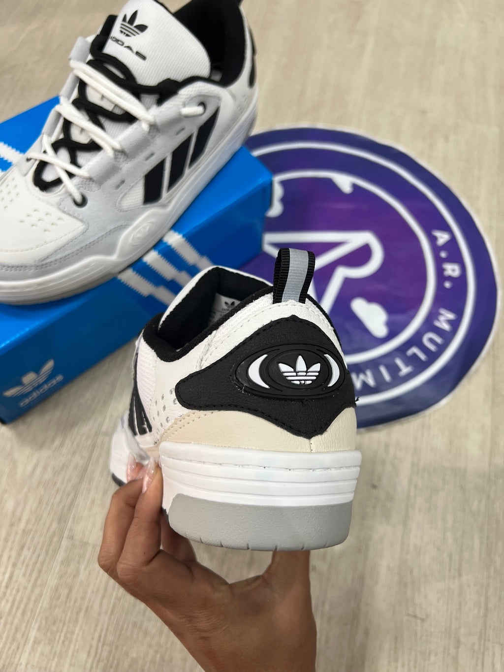 Adi2000 - Gelo/Cinza