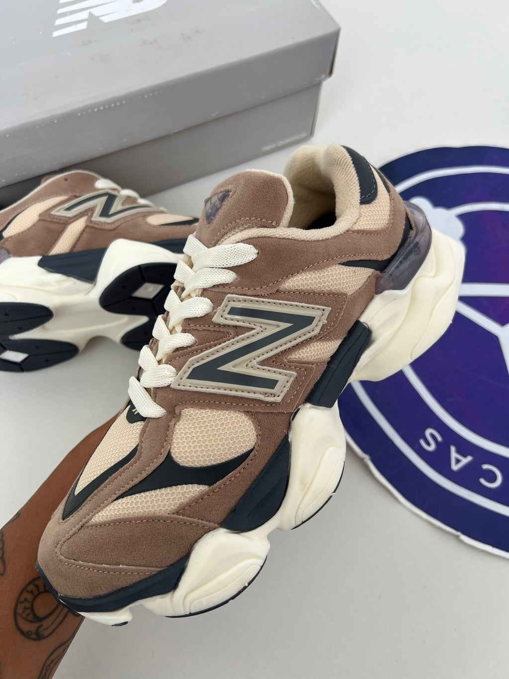 NB 9060 - Marrom/Bege