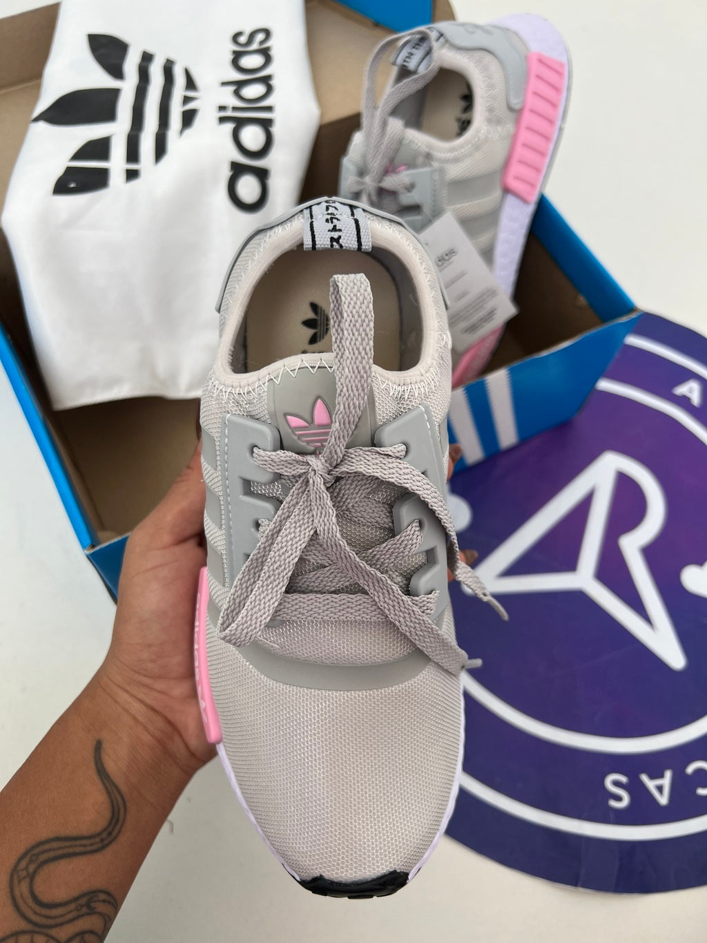 Adidas NMD Básico - Cinza/Rosa