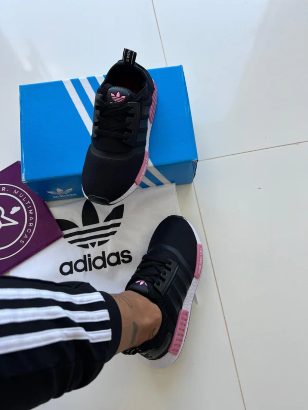 Adidas NMD Básico - Preto/Rosa