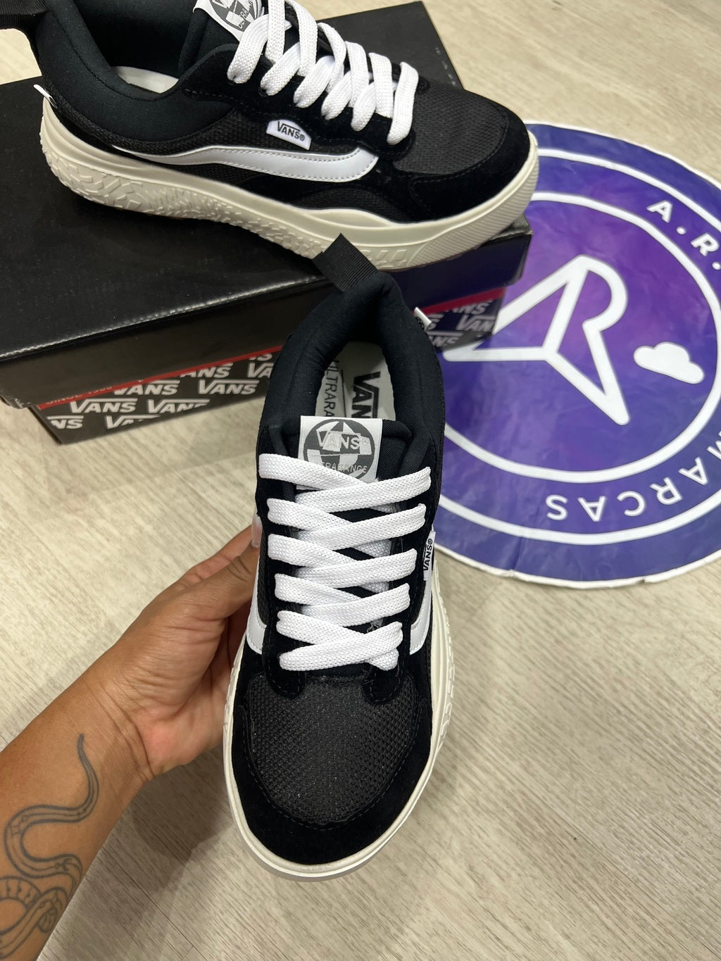 Ultra Neo - Preto/Branco