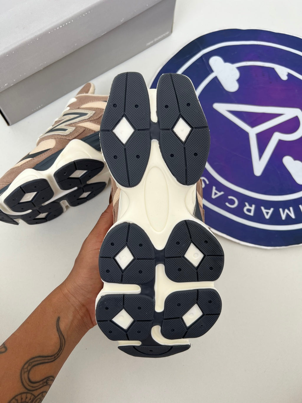 NB 9060 - Marrom/Bege