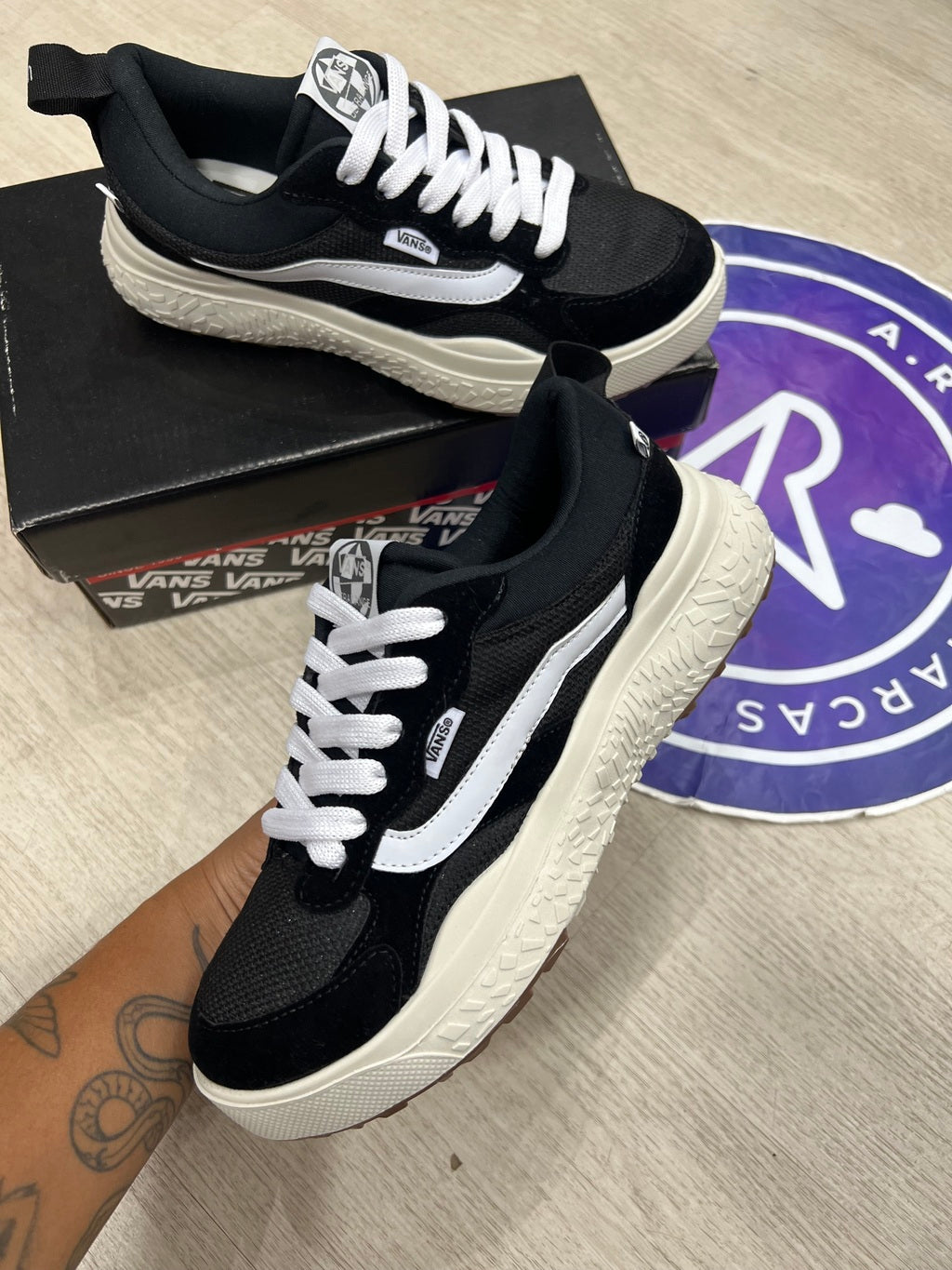 Ultra Neo - Preto/Branco