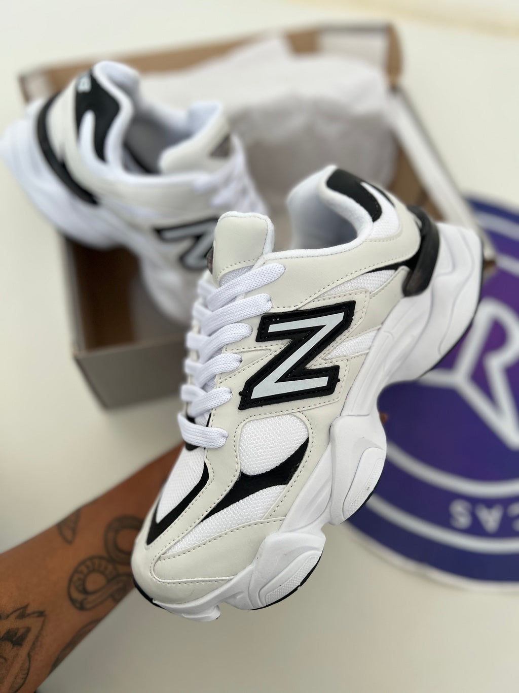 NB 9060 - Branco/Preto