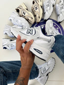 NB 530 - Branco/Azul Marinho