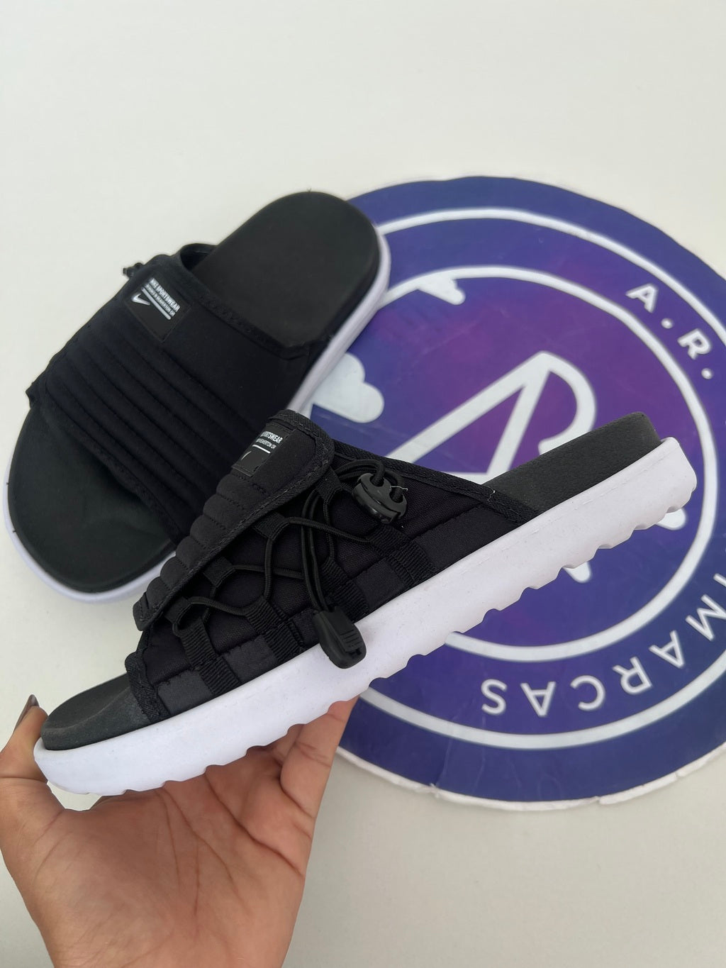 Sandália Asuna Nike - Preta/Branca