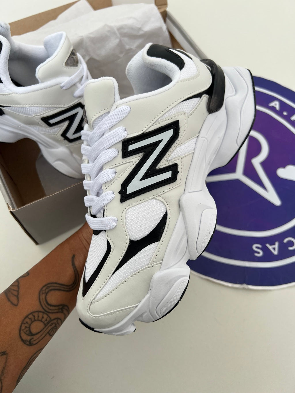 NB 9060 - Branco/Preto