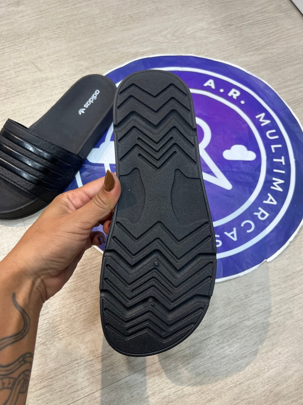 Sandália Slide Adidas - Toda Preta