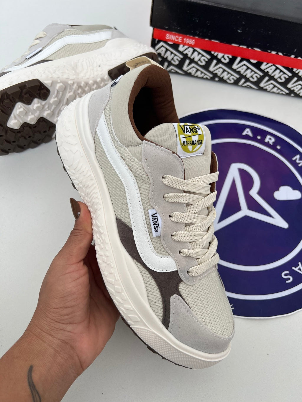 Ultra Neo - Off/Marrom