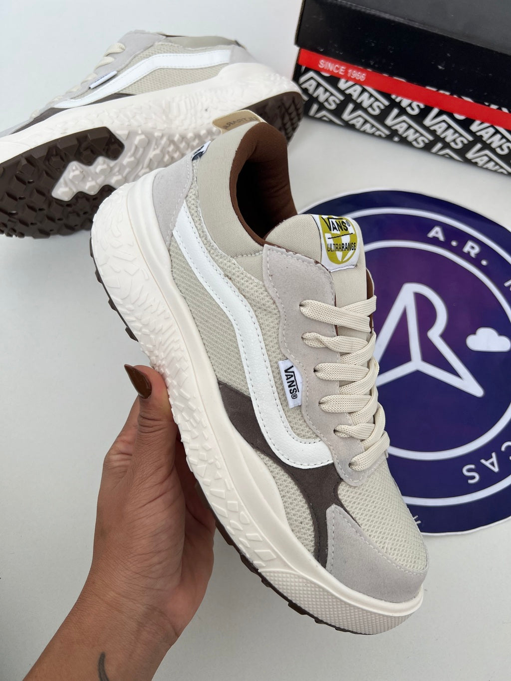 Ultra Neo - Off/Marrom