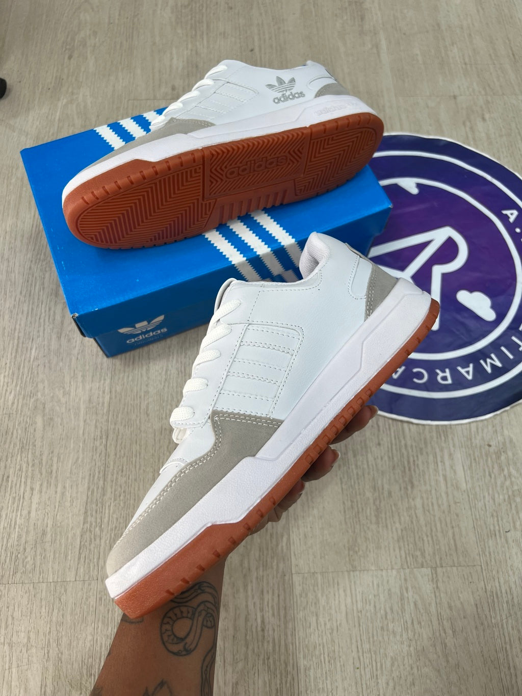 Forum Low - Branco/Cinza