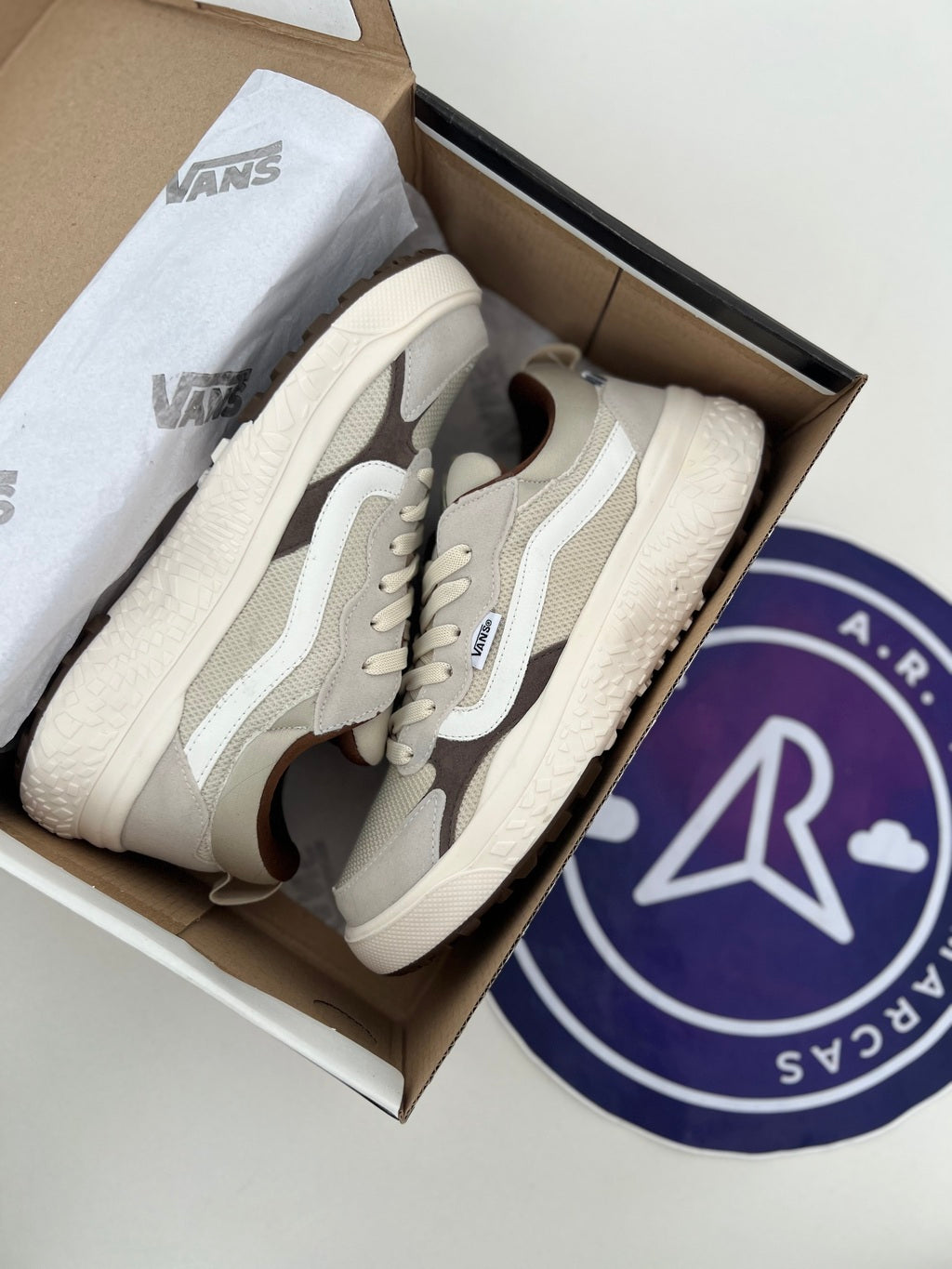 Ultra Neo - Off/Marrom