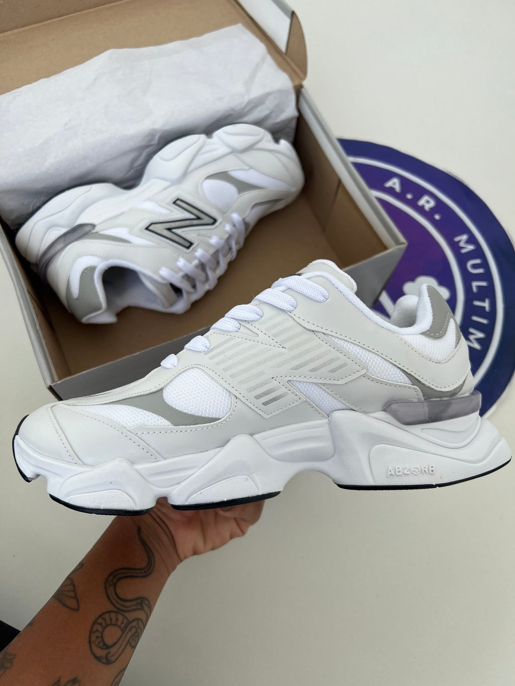 NB 9060 - Branco/Cinza