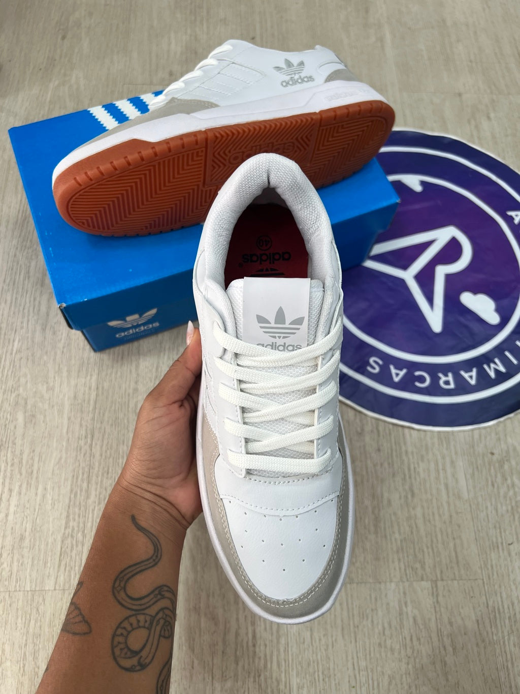 Forum Low - Branco/Cinza