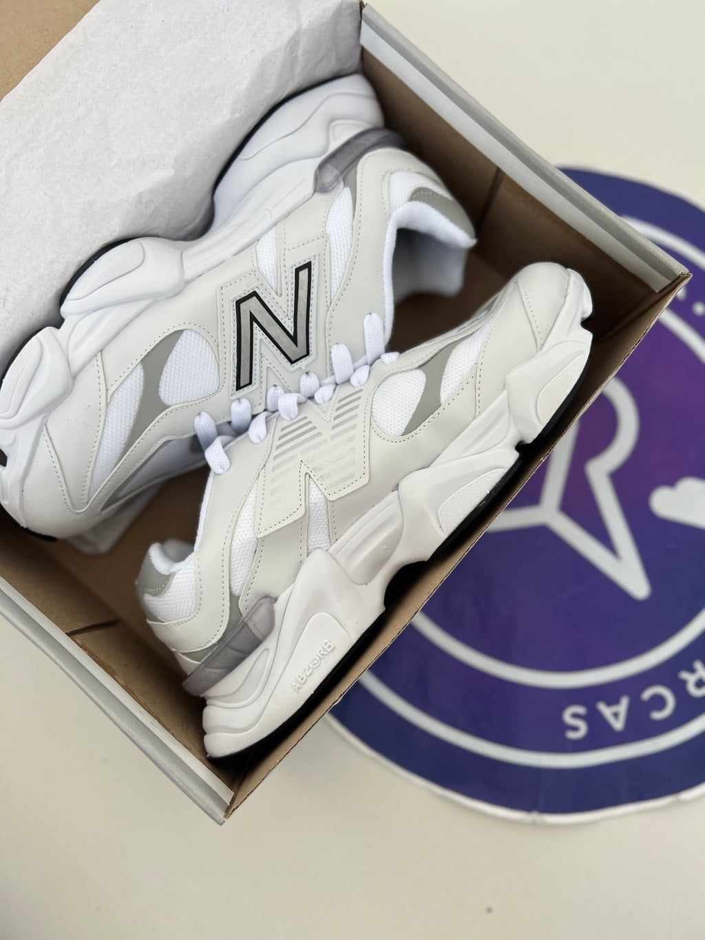 NB 9060 - Branco/Cinza