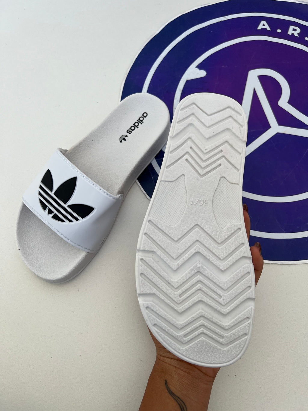 Sandália Slide Adidas - Branca