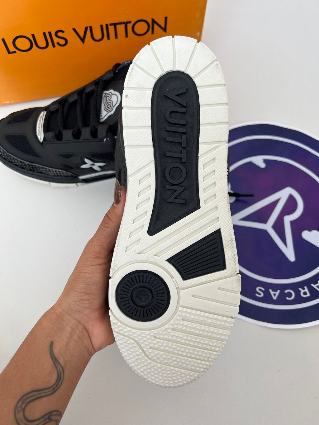 Louis Vuitton - Preto