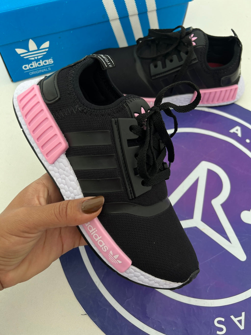 Adidas NMD Básico - Preto/Rosa