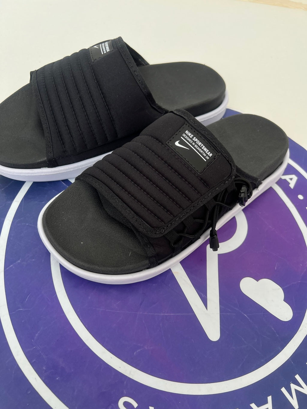 Sandália Asuna Nike - Preta/Branca