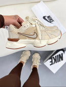 V2k Run - Bege/Off White