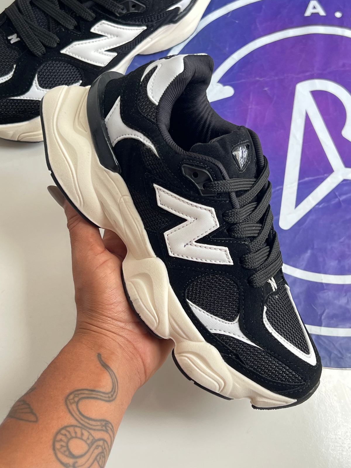 NB 530 9060 - Preto e Branco