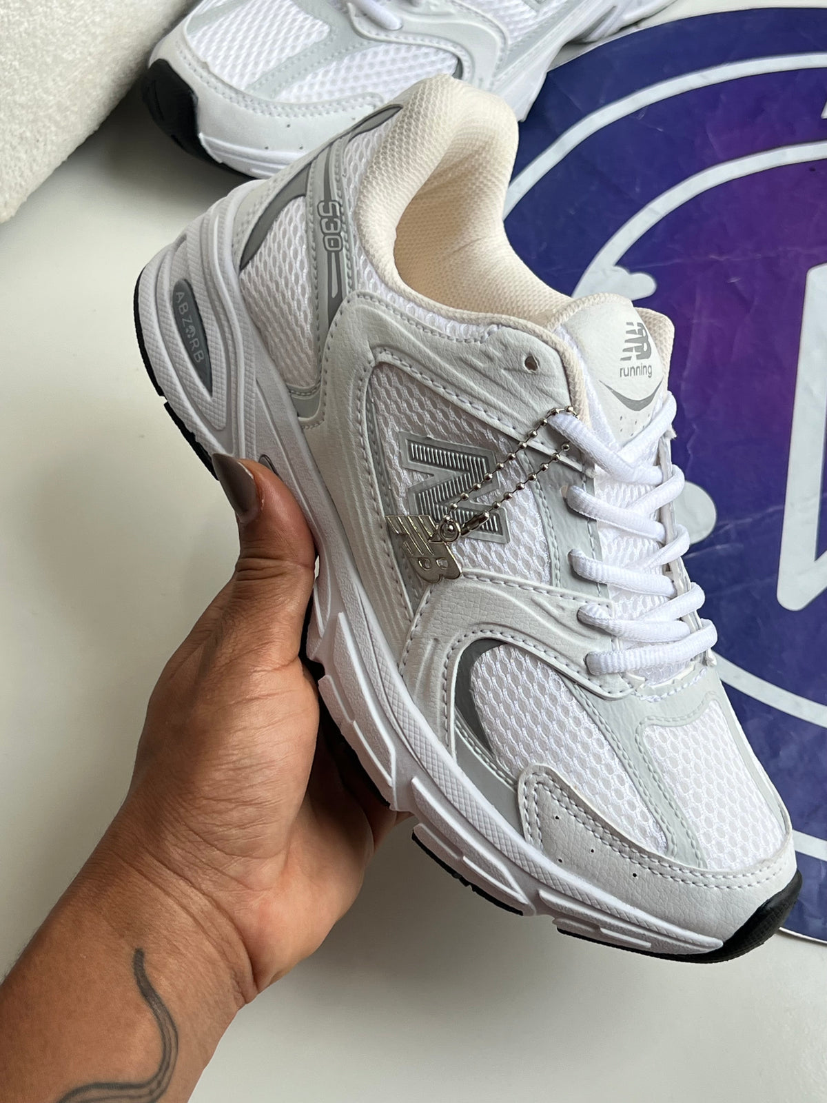 NB 530 Luxo - Branco