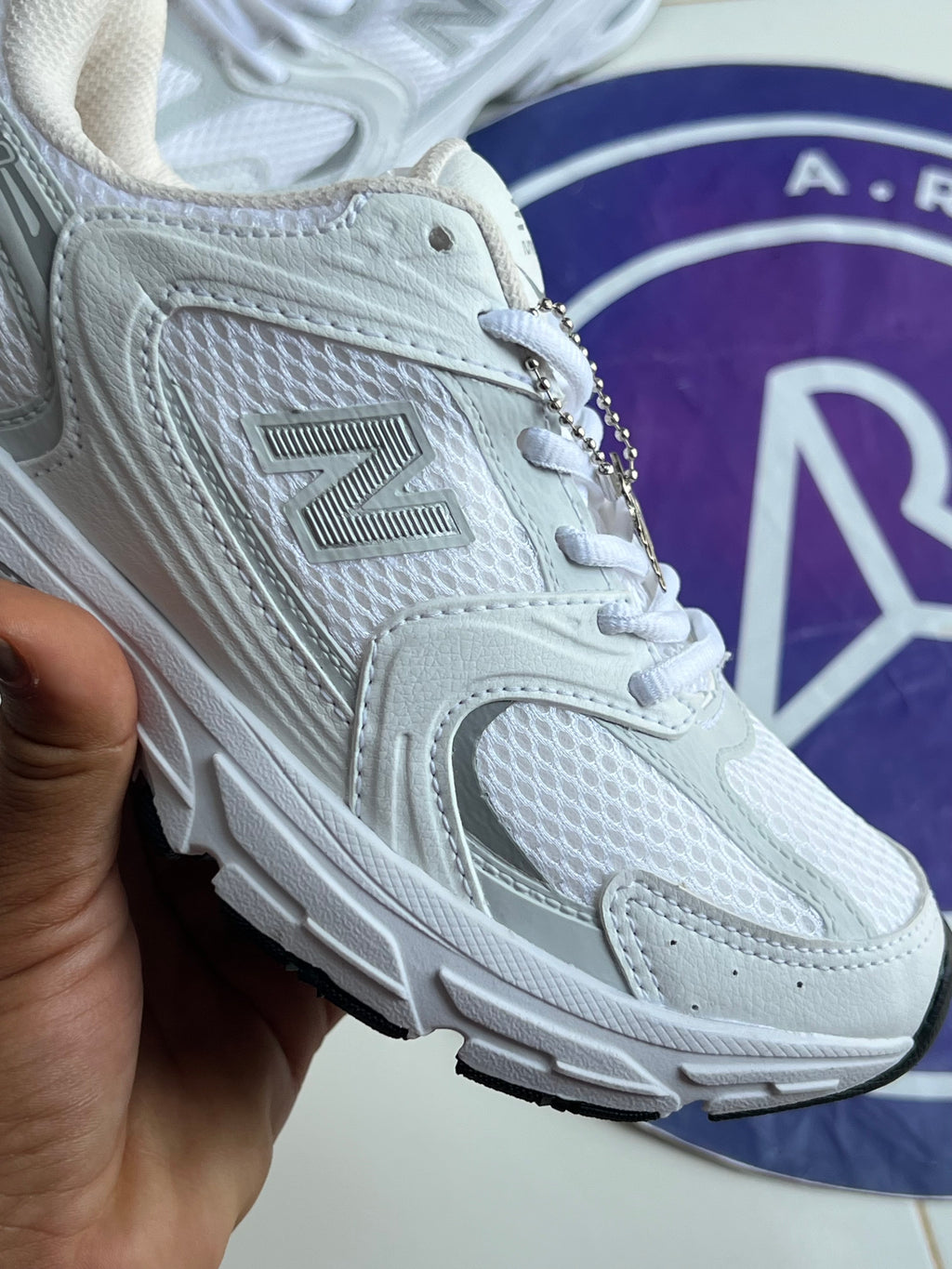 NB 530 Luxo - Branco