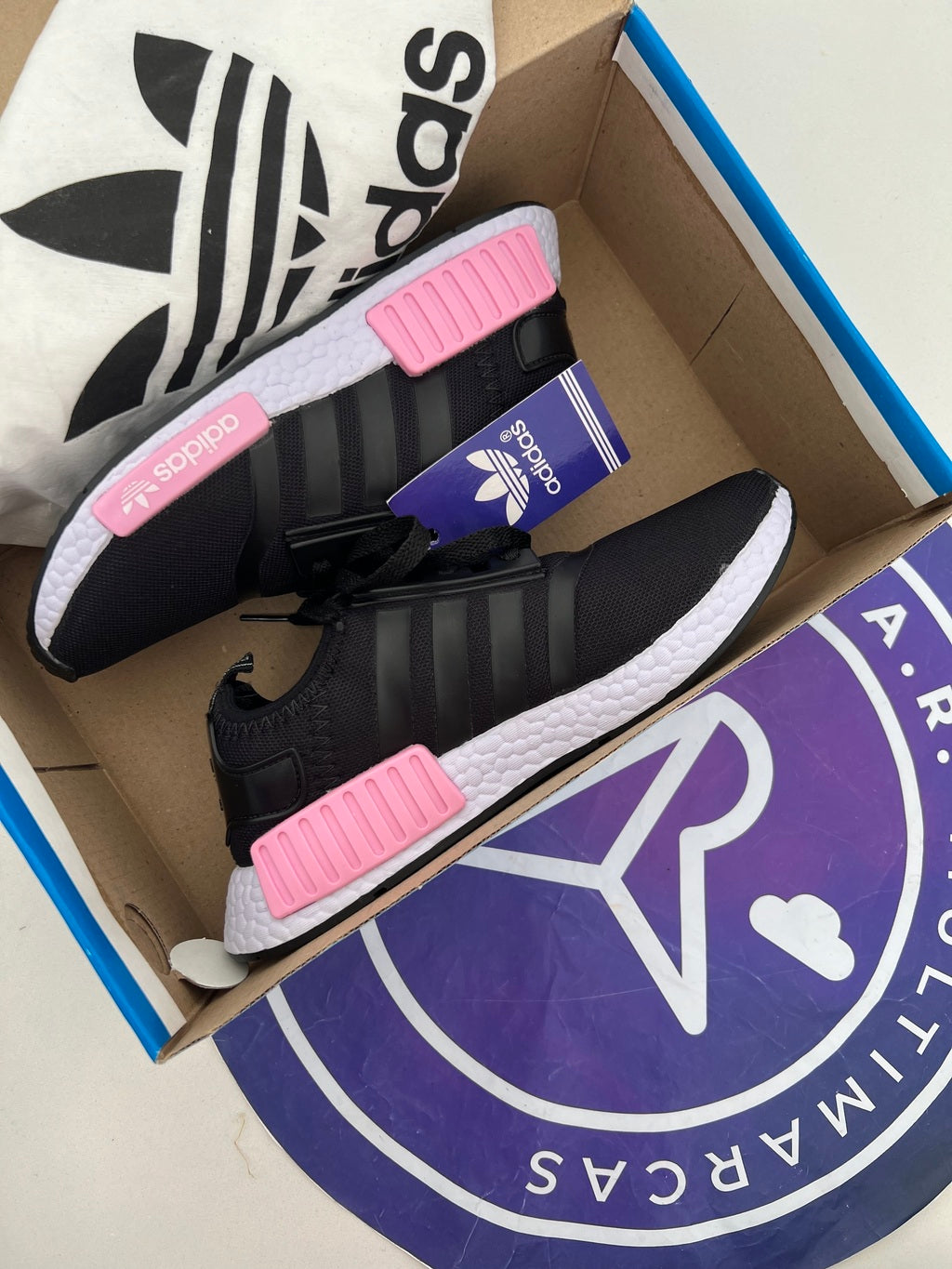 Adidas NMD Básico - Preto/Rosa