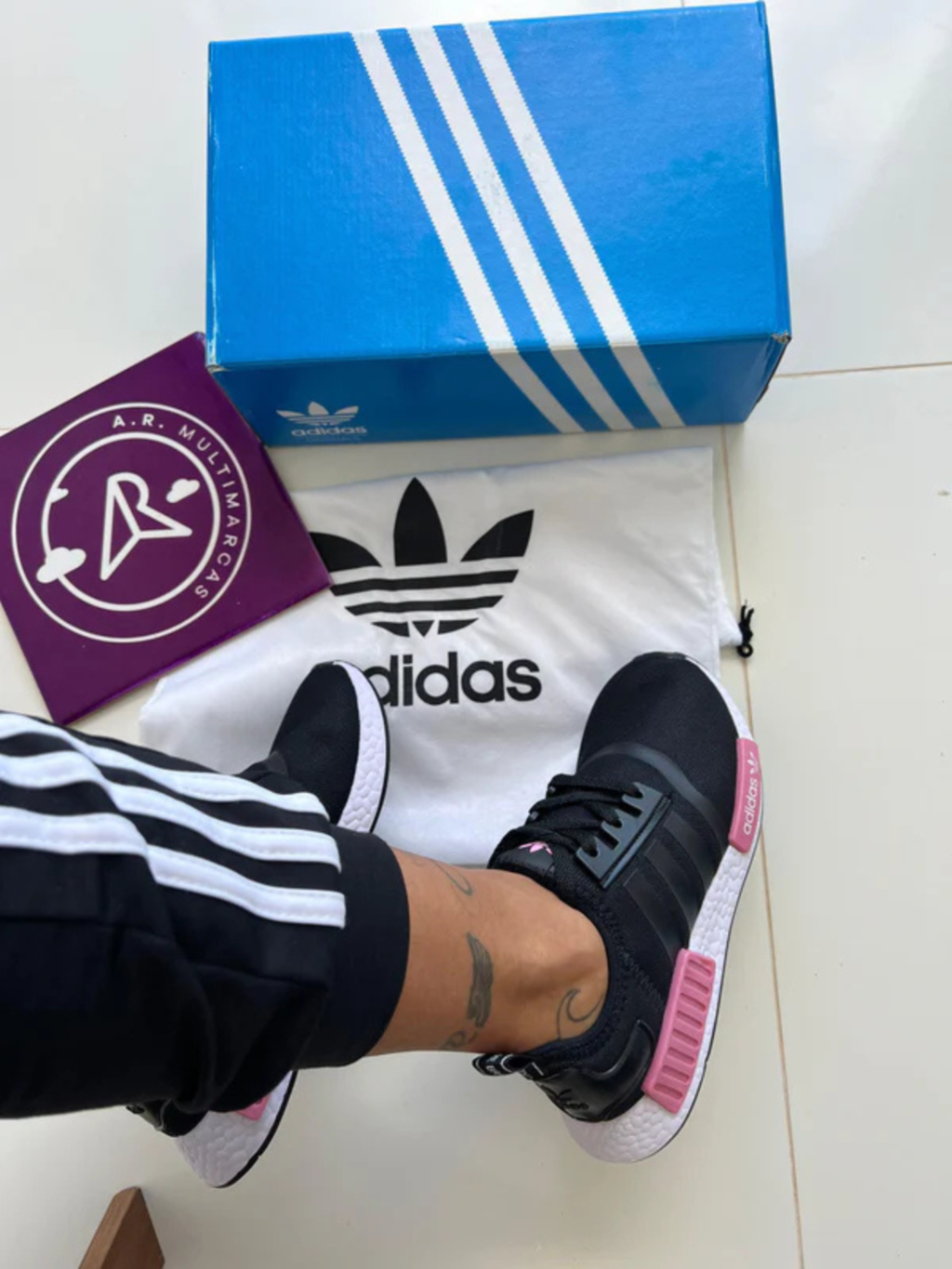 Adidas NMD Básico - Preto/Rosa