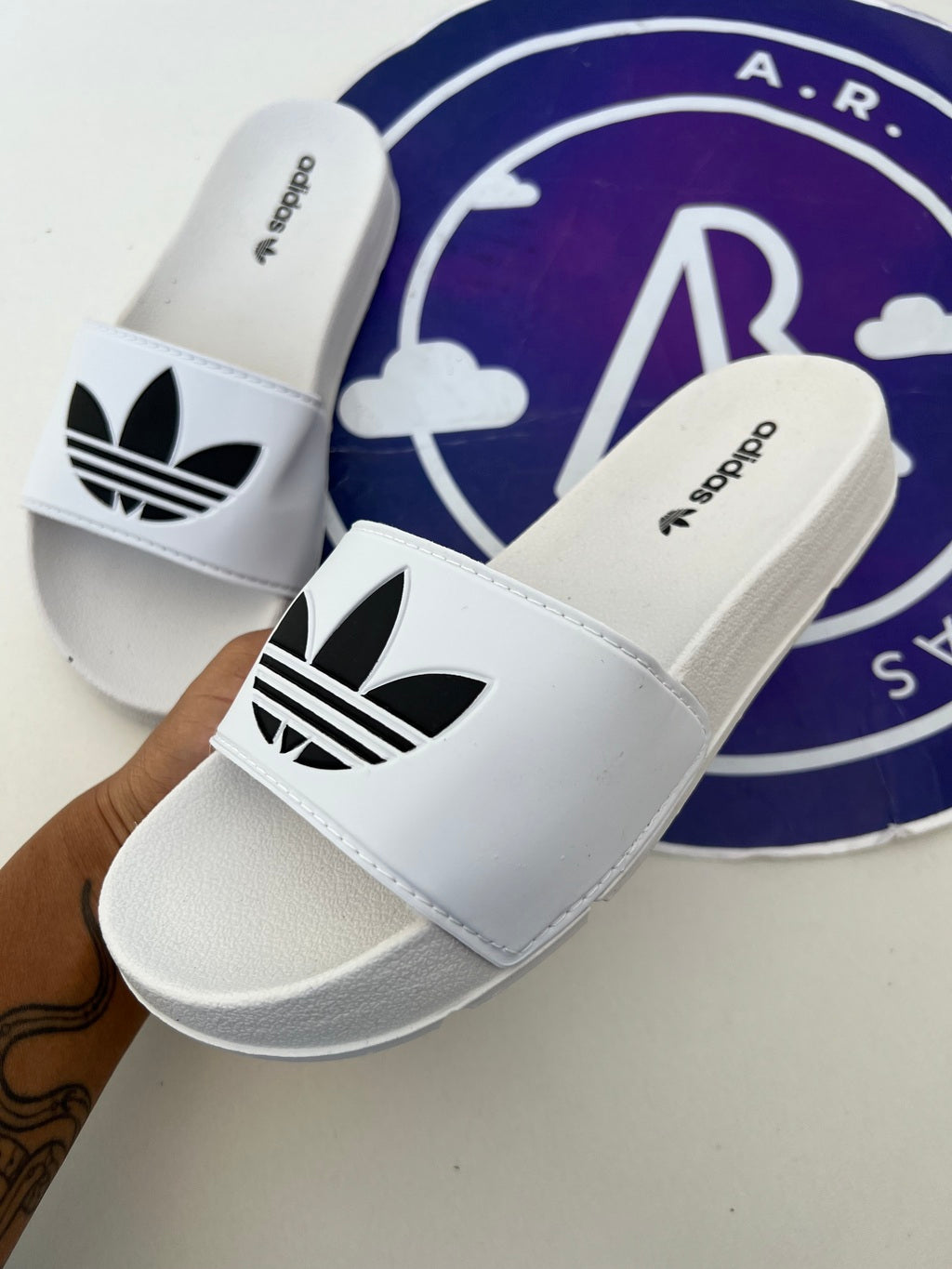 Sandália Slide Adidas - Branca