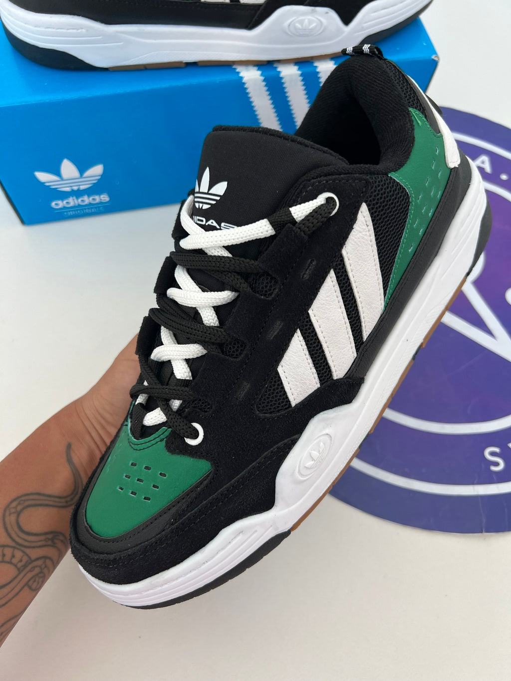 Adi2000 - Verde e Preto