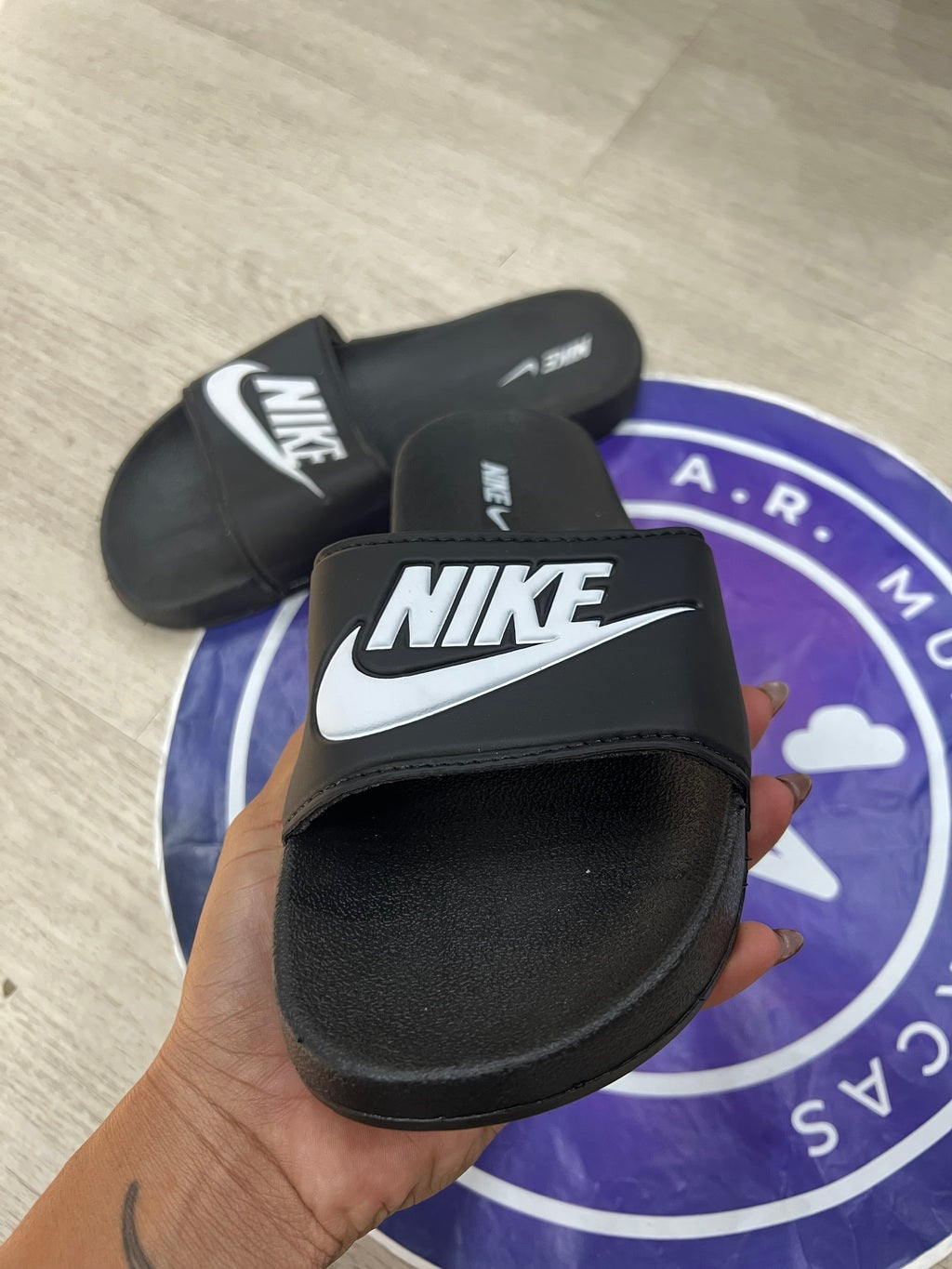 Sandália Slide - Nike Branca