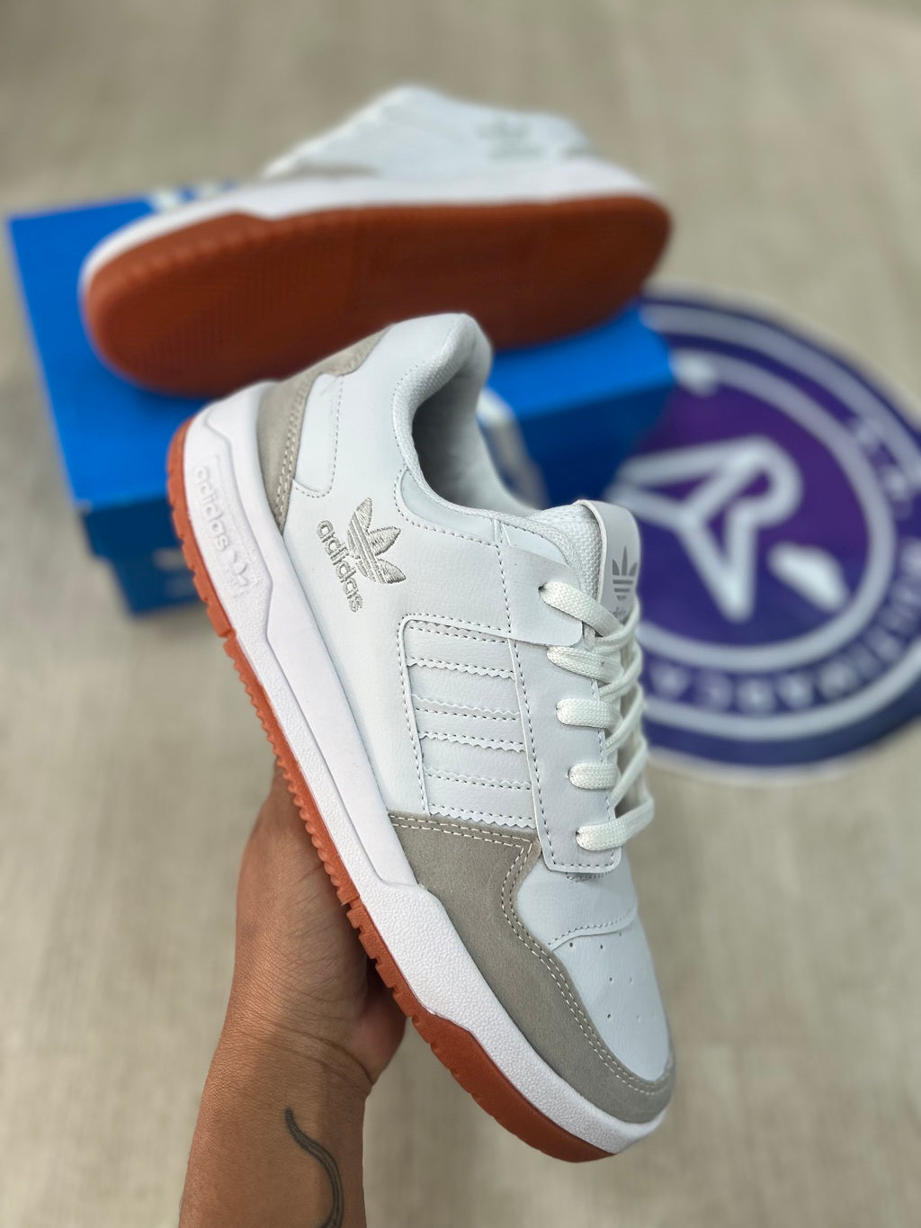 Forum Low - Branco/Cinza