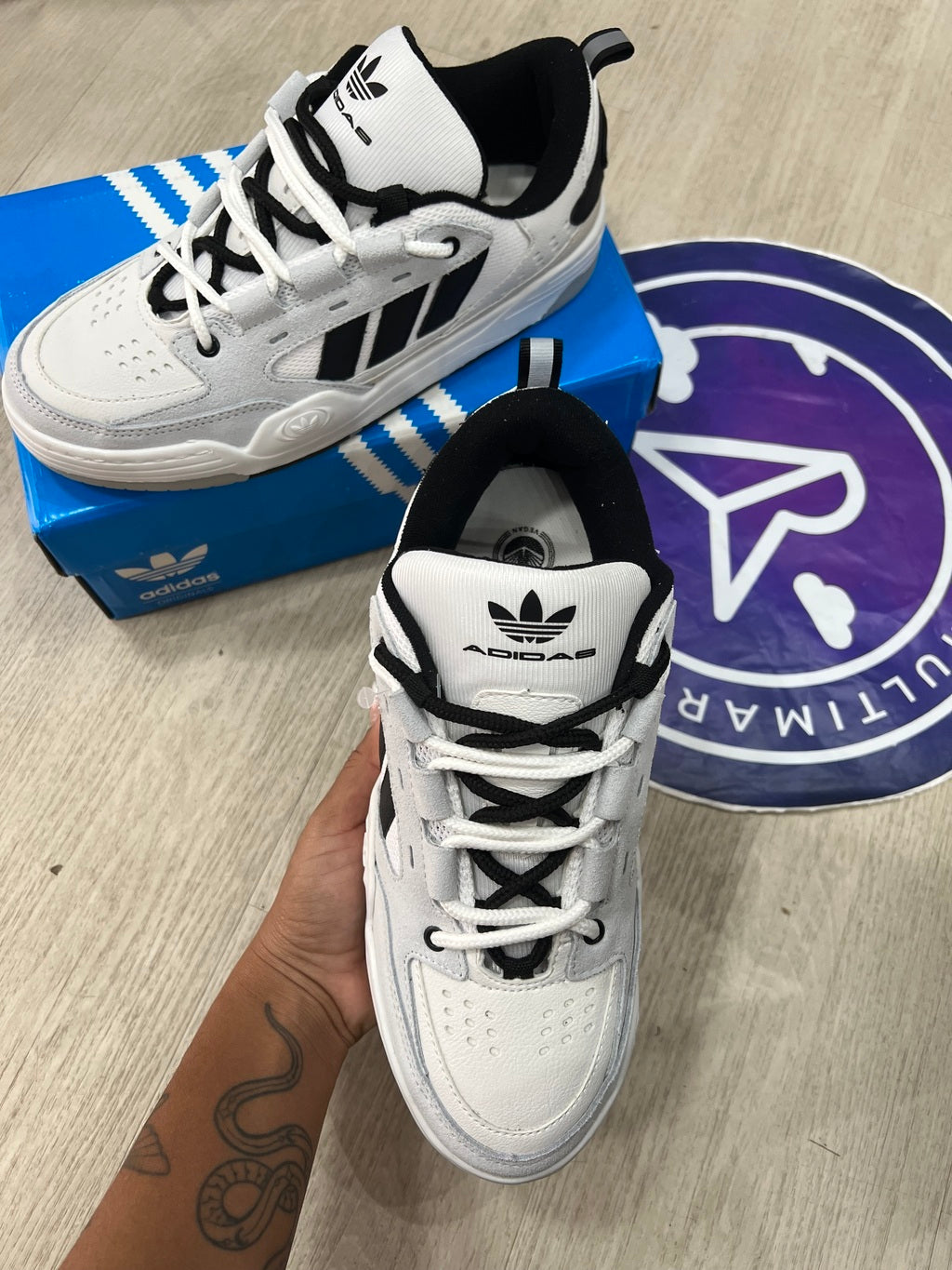 Adi2000 - Gelo/Cinza