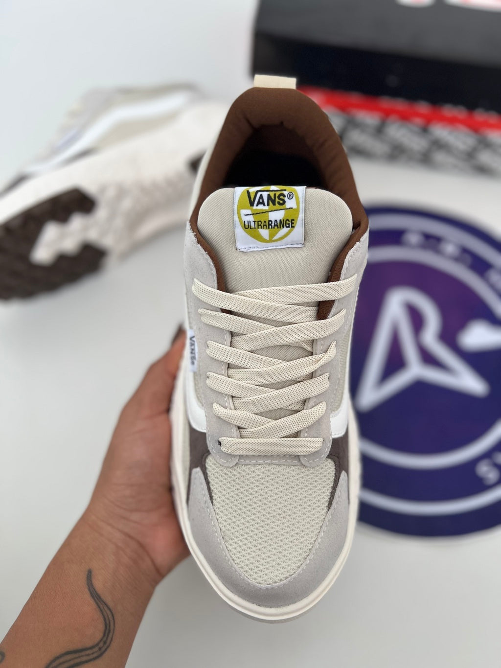 Ultra Neo - Off/Marrom