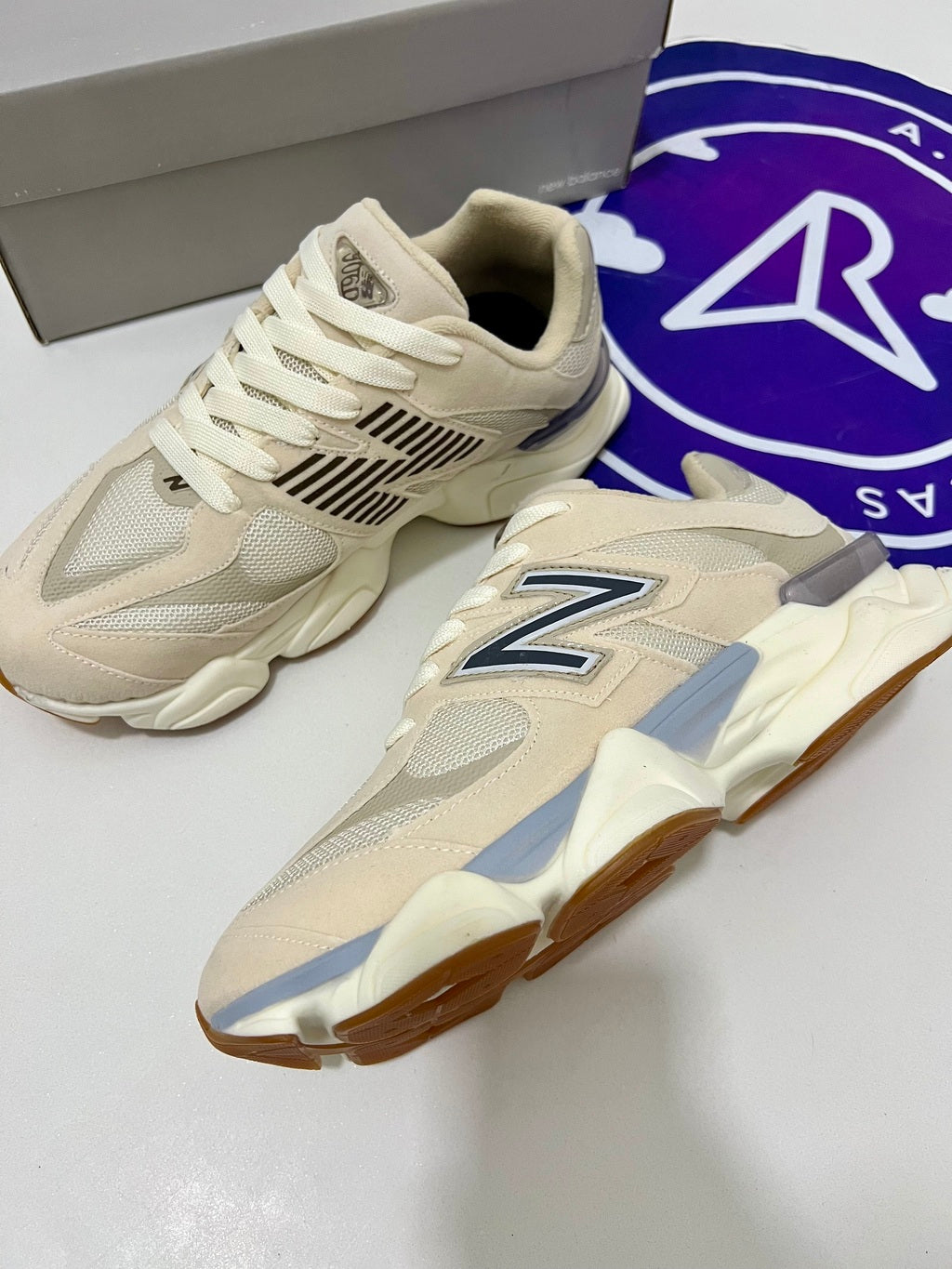 NB 9060 - Bege