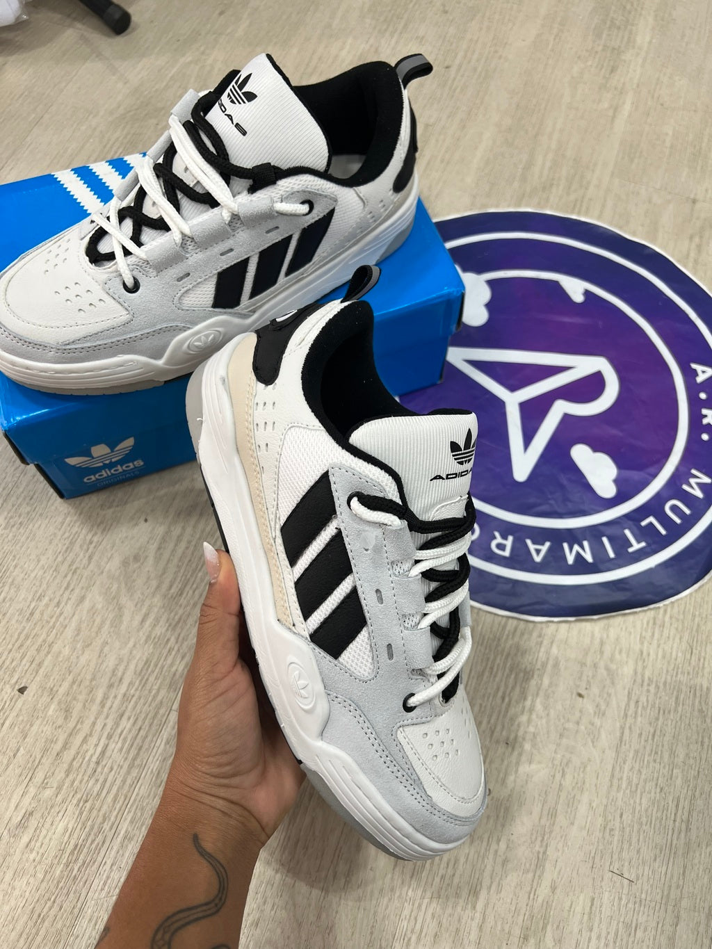 Adi2000 - Gelo/Cinza