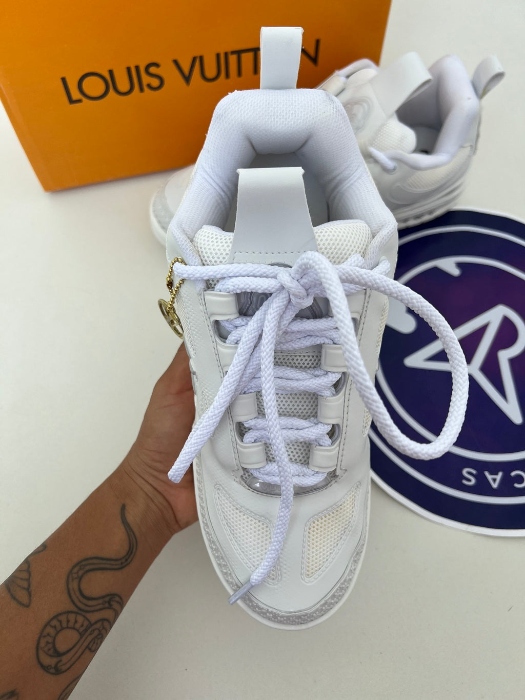 Louis Vuitton - Branco/Prata