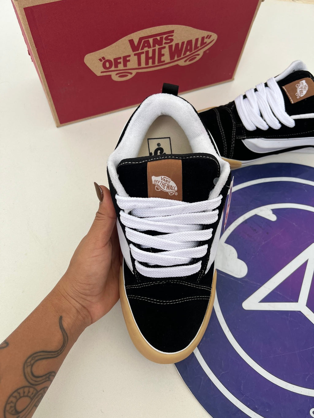 Knu - Branco/Preto/Bege