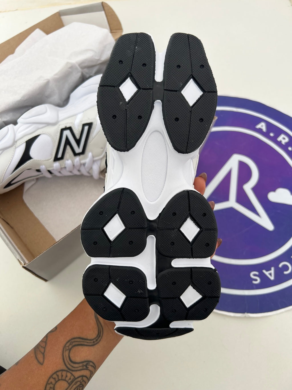 NB 9060 - Branco/Preto