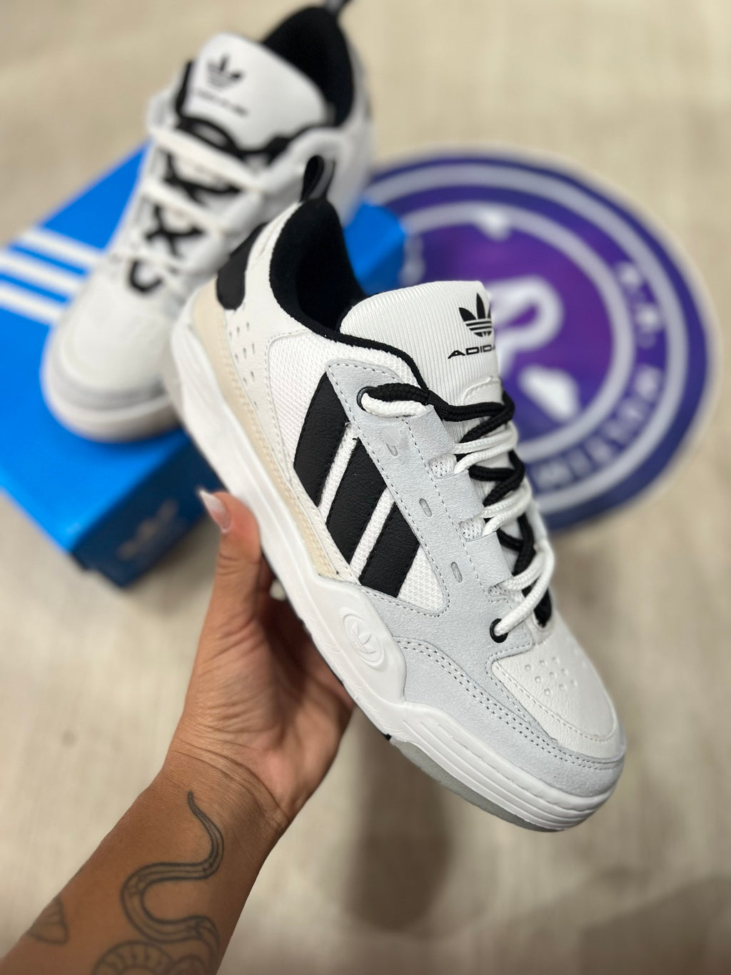 Adi2000 - Gelo/Cinza