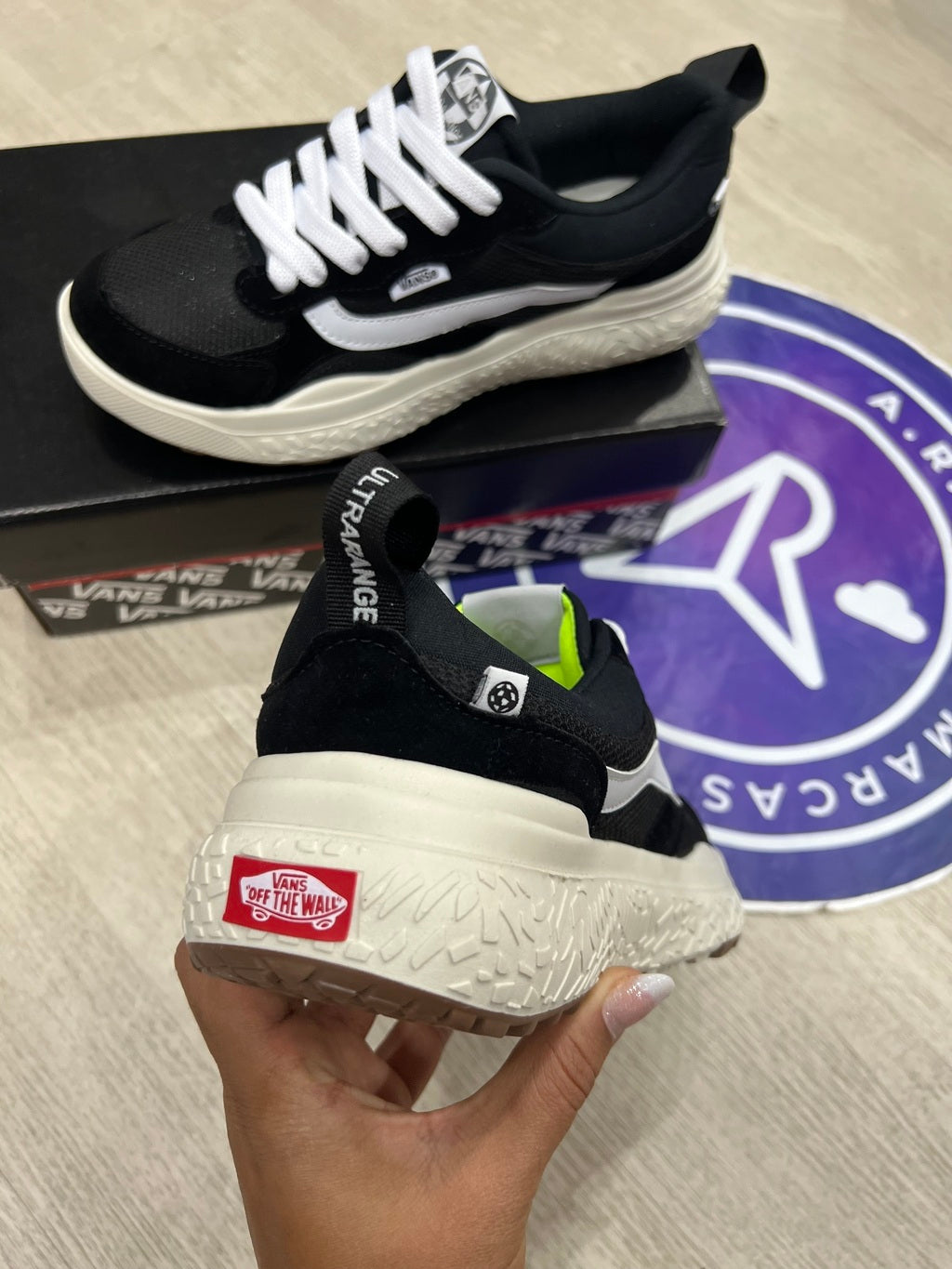 Ultra Neo - Preto/Branco