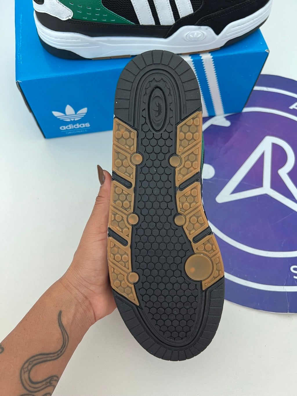 Adi2000 - Verde e Preto